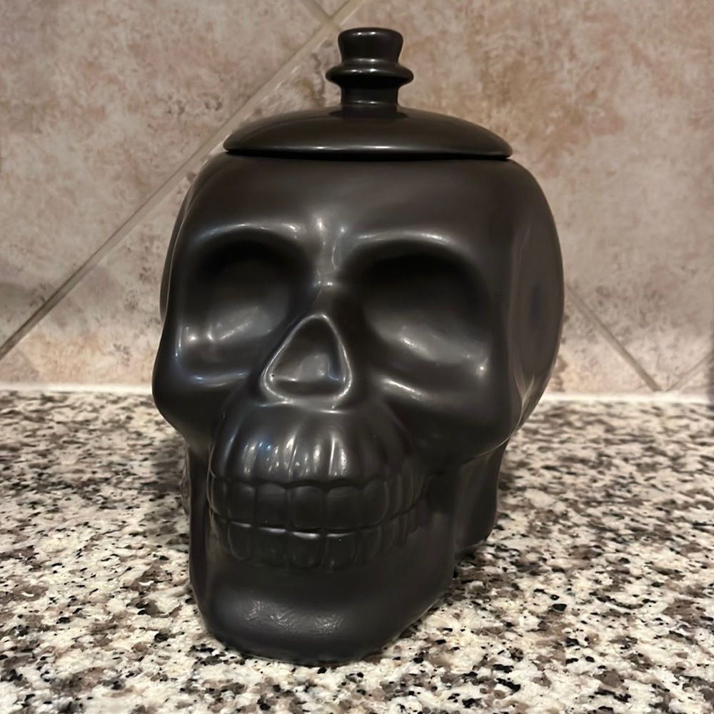 Gothic Skull Black Ceramic Jar container with lid Like New